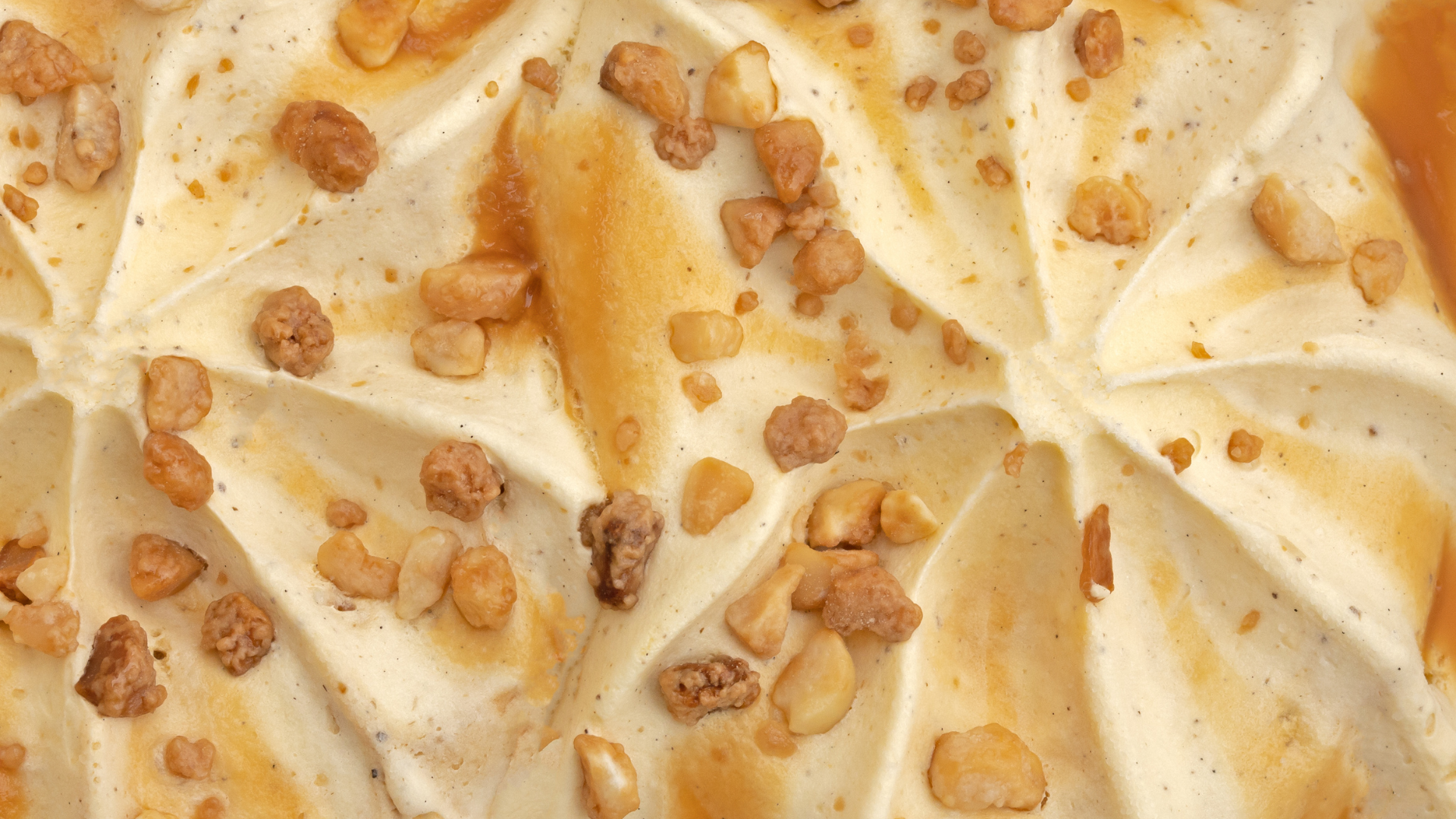 Macadamia Ice Cream & Brittle